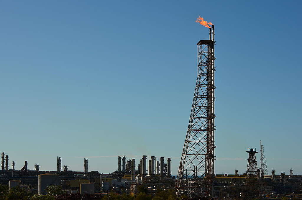 Woodside Energy’s North West Shelf (NWS) gas project on the Burrup Peninsula, Western Australia. © Greenpeace