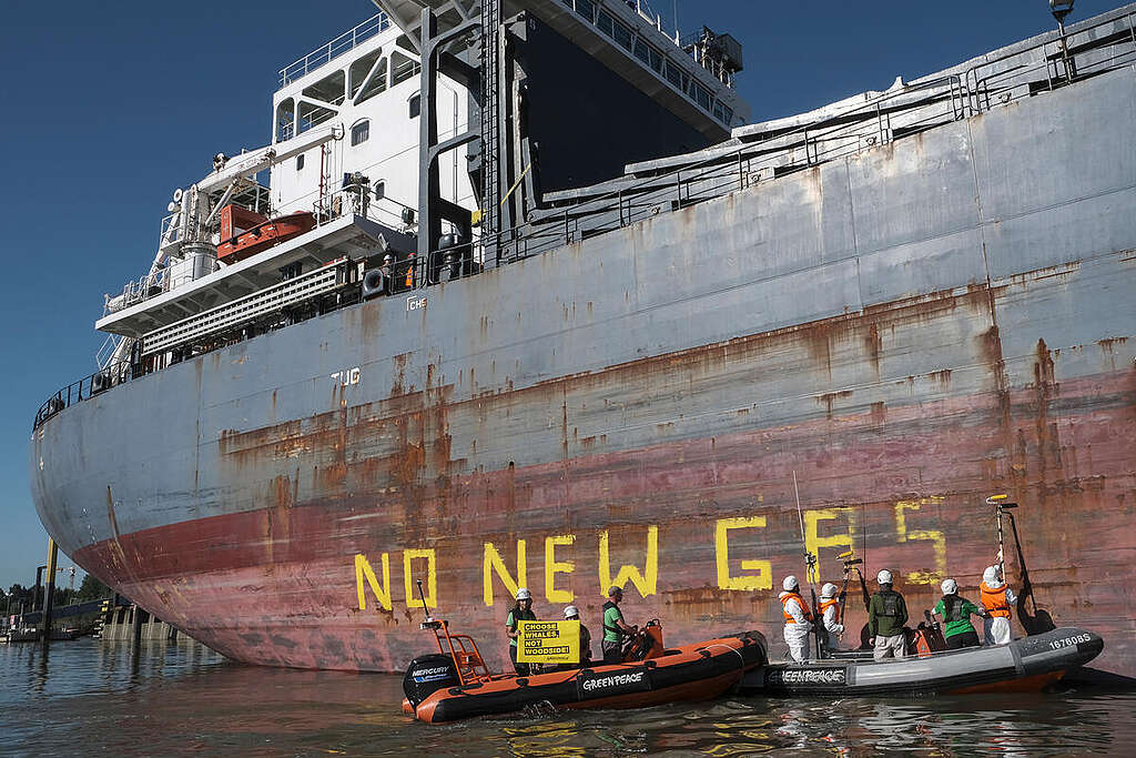 "No New Gas" - Protest in Brake. © David Klammer / Greenpeace